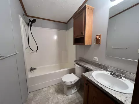 370 Victory Ln, Flint, MI 48507 photo 8