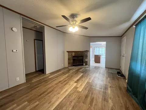 370 Victory Ln, Flint, MI 48507 photo 3