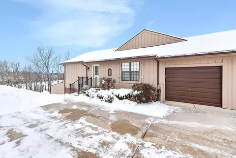 11763 Shenandoah Dr, South Lyon, MI 48178