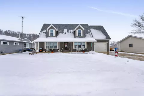 303 Pamela Cir, Brooklyn, MI 49230