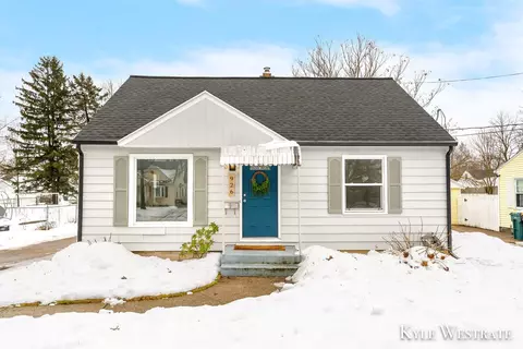 926 Canterbury St SW, Wyoming, MI 49509