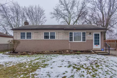 18056 Ellery Dr, Clinton Twp, MI 48035