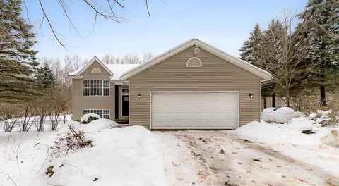 6720 Becker St NE, Cedar Springs, MI 49319