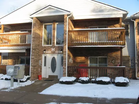 1226 Shoemaker Dr #35, Westland, MI 48185