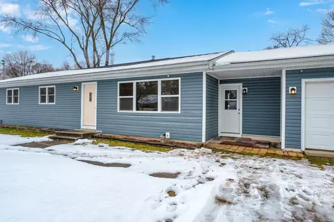 215 Cherrywood Dr, Plainwell, MI 49080 photo 2