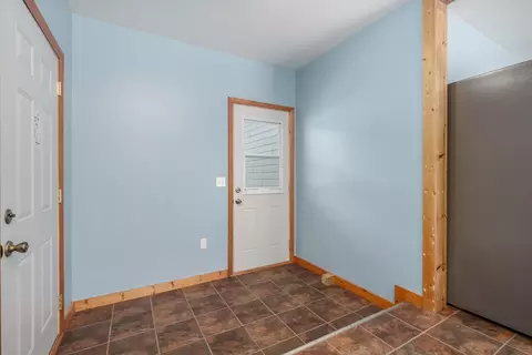 215 Cherrywood Dr, Plainwell, MI 49080 photo 3