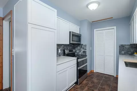 215 Cherrywood Dr, Plainwell, MI 49080 photo 8