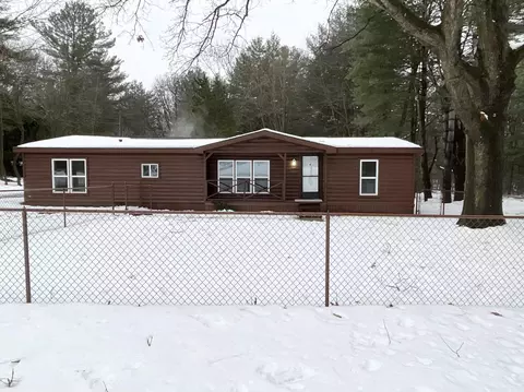 17737 Peach Ridge Ave, Kent City, MI 49330