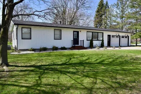 918 136th Ave, Holland, MI 49424