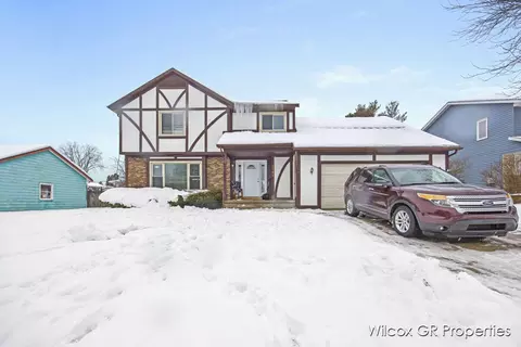 1791 Lockmere Dr SE, Kentwood, MI 49508