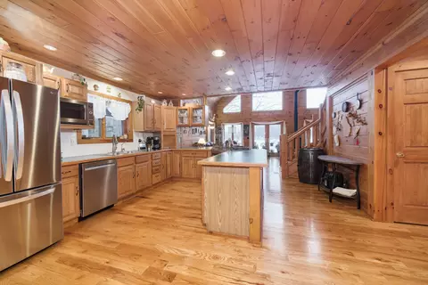 Kitchen - 13641 Brewer Rd, Brethren, MI 49619 photo 2 of 5