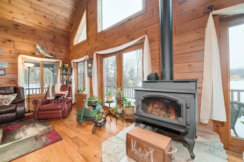 Living - 13641 Brewer Rd, Brethren, MI 49619 photo 7 of 9