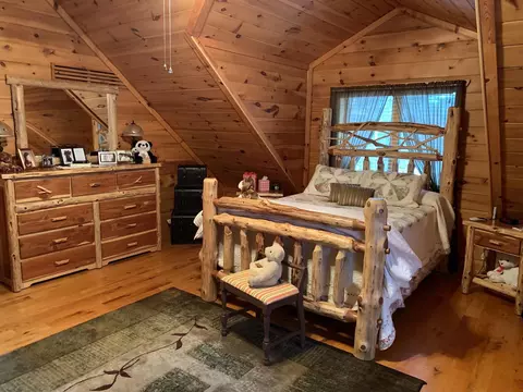 Bedroom - 13641 Brewer Rd, Brethren, MI 49619 photo 1 of 9