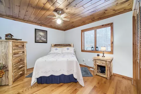 Bedroom - 13641 Brewer Rd, Brethren, MI 49619 photo 7 of 9