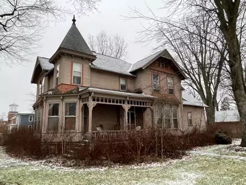 135 E Burr Oak St, Centreville, MI 49032