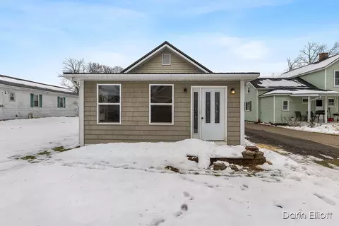 80 Main St, Saranac, MI 48881 photo 3