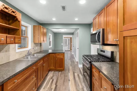 80 Main St, Saranac, MI 48881 photo 8
