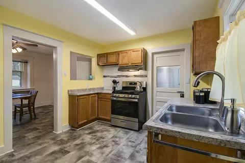 122 Huron St, Lansing, MI 48915 photo 8
