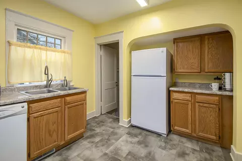 122 Huron St, Lansing, MI 48915 photo 9