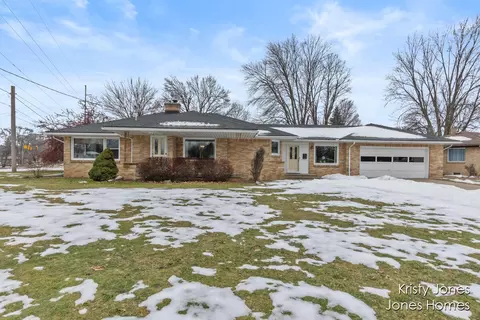 3216 Kelly St, Hudsonville, MI 49426