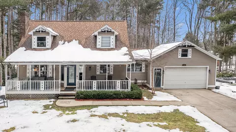 15927 Fendt Farm Dr, Holland, MI 49424