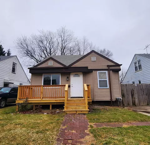 22118 Cushing Ave, Eastpointe, MI 48021