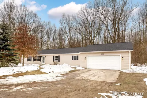 13726 Jennifer Rd, Grand Haven, MI 49417