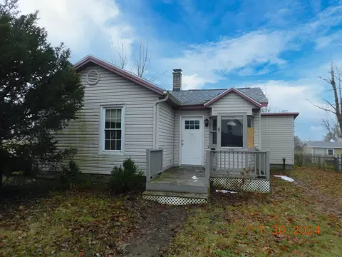 310 Sherwood Ave, Three Oaks, MI 49128