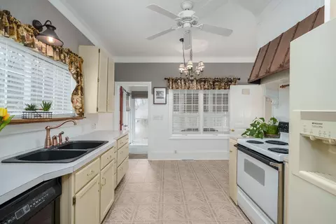 520 S Main St, Plainwell, MI 49080 photo 17