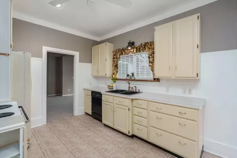 520 S Main St, Plainwell, MI 49080 photo 18