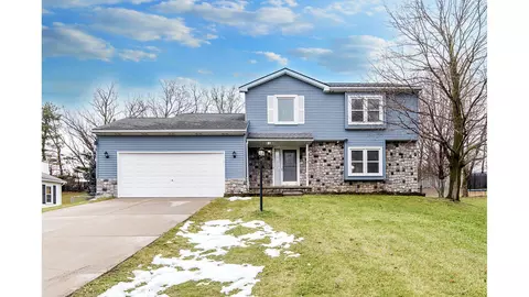 60408 Lamplighter Dr, New Hudson, MI 48165