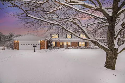 3344 Clover Dr, Saline, MI 48176