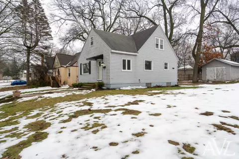 1104 Maybelle St NE, Grand Rapids, MI 49503