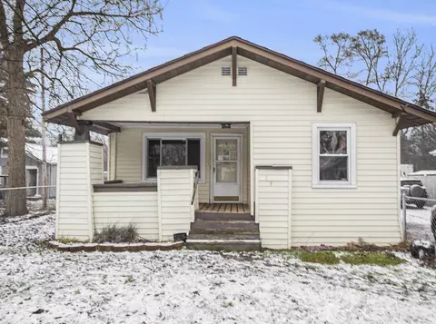 13 S Woodlawn Ave, Battle Creek, MI 49037