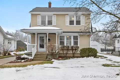 730 Evelyn St NE, Grand Rapids, MI 49505