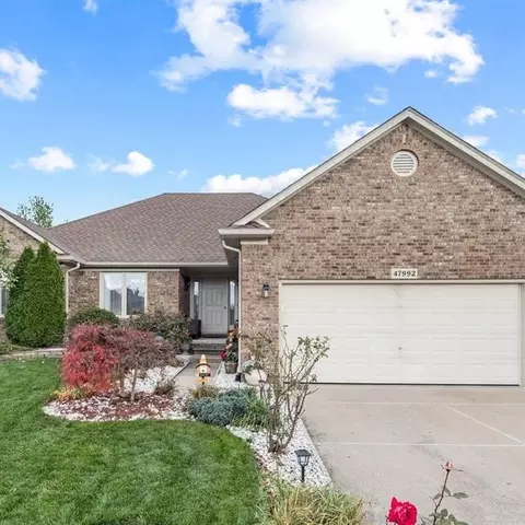 47992 Thistle Dr, Macomb, MI 48044