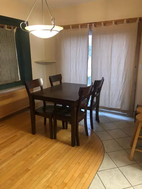 Dining - 511 Meyers Ave, Jackson, MI 49203 photo 1 of 2