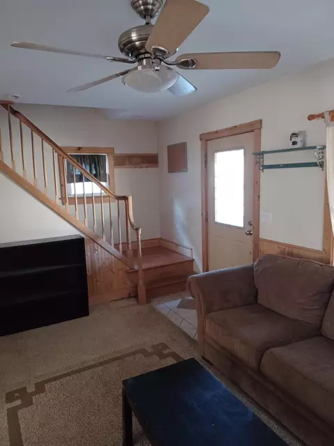 Living - 511 Meyers Ave, Jackson, MI 49203 photo 3 of 3