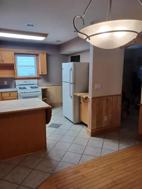 Kitchen - 511 Meyers Ave, Jackson, MI 49203 photo 6 of 9