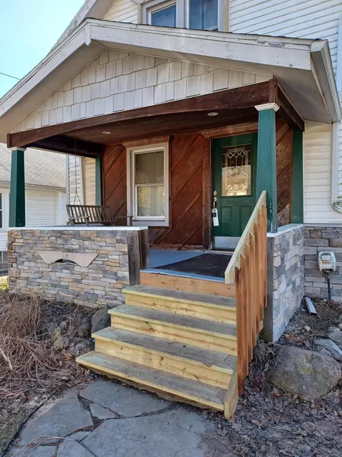 Exterior - 511 Meyers Ave, Jackson, MI 49203 photo 2 of 9