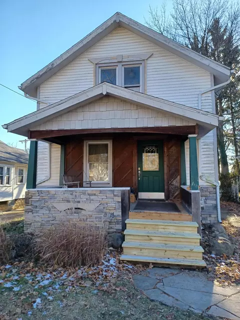 Exterior - 511 Meyers Ave, Jackson, MI 49203 photo 6 of 9