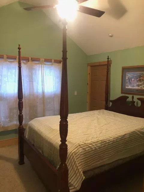 Bedroom - 511 Meyers Ave, Jackson, MI 49203 photo 1 of 5