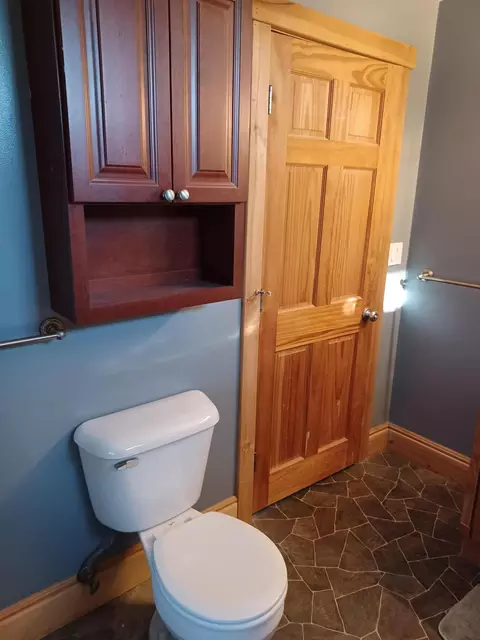 Bath - 511 Meyers Ave, Jackson, MI 49203 photo 4 of 4