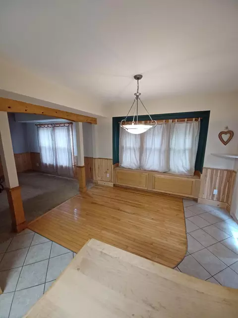 Dining - 511 Meyers Ave, Jackson, MI 49203 photo 2 of 2