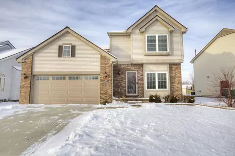 7699 Summerdale Cir E, Ypsilanti, MI 48197