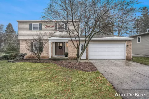 1706 Sherwood Ave SE, Grand Rapids, MI 49506