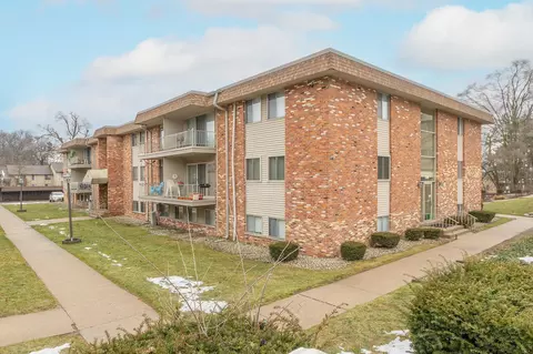 734 W Kilgore Rd #201, Kalamazoo, MI 49008
