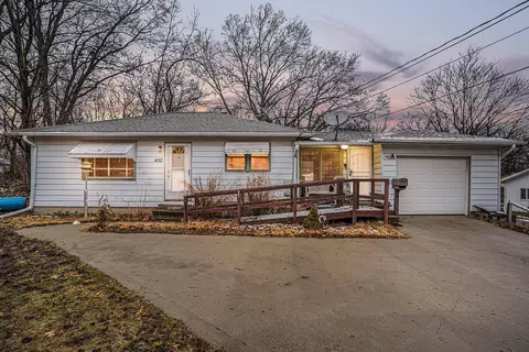 450 W Goguac St, Springfield, MI 49015