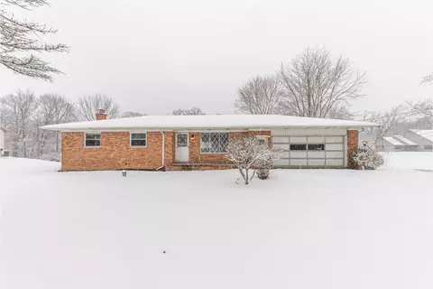 11364 9 Mile Rd, South Lyon, MI 48178