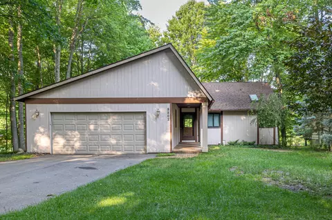 9802 Center Ln, Canadian Lakes, MI 49346